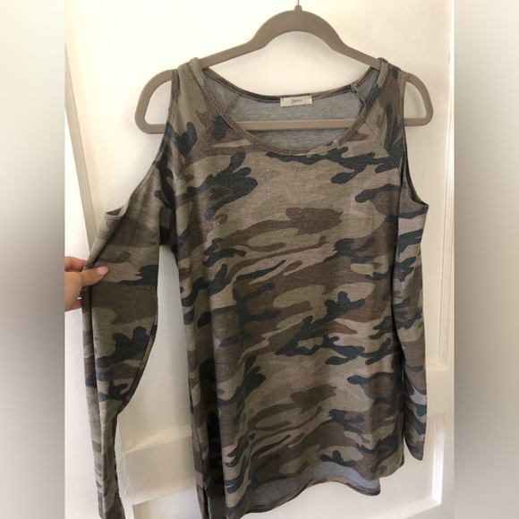Camo cutout shirt - Picture 2 of 4